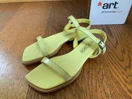 Art Bergamo 2000 nappa shinny pale yellow Gr.37