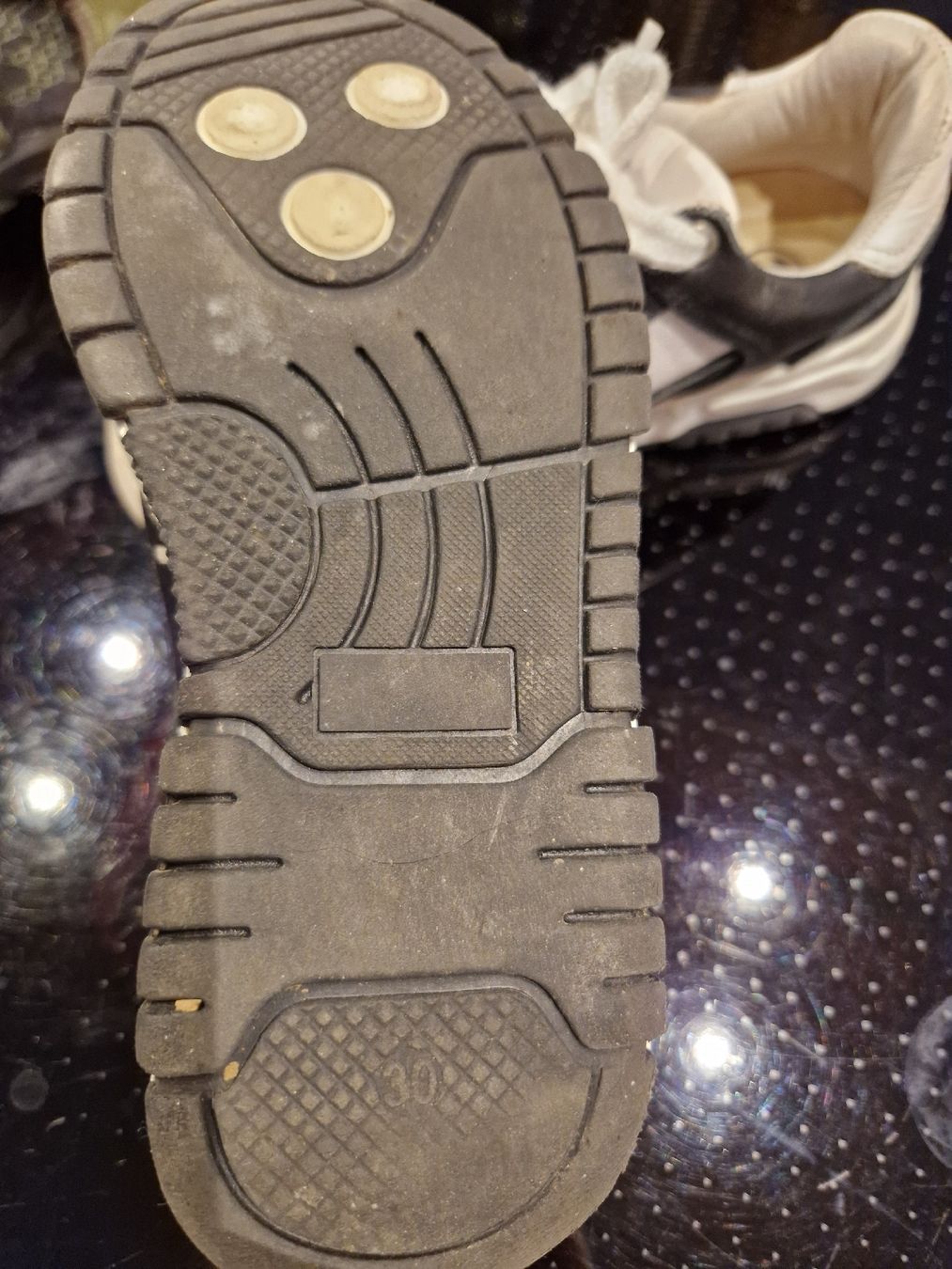 Scarpe da uomo: Nubik Sneakers 30 - 100% Leder – Usato da Zug venduto da Bibibo 1