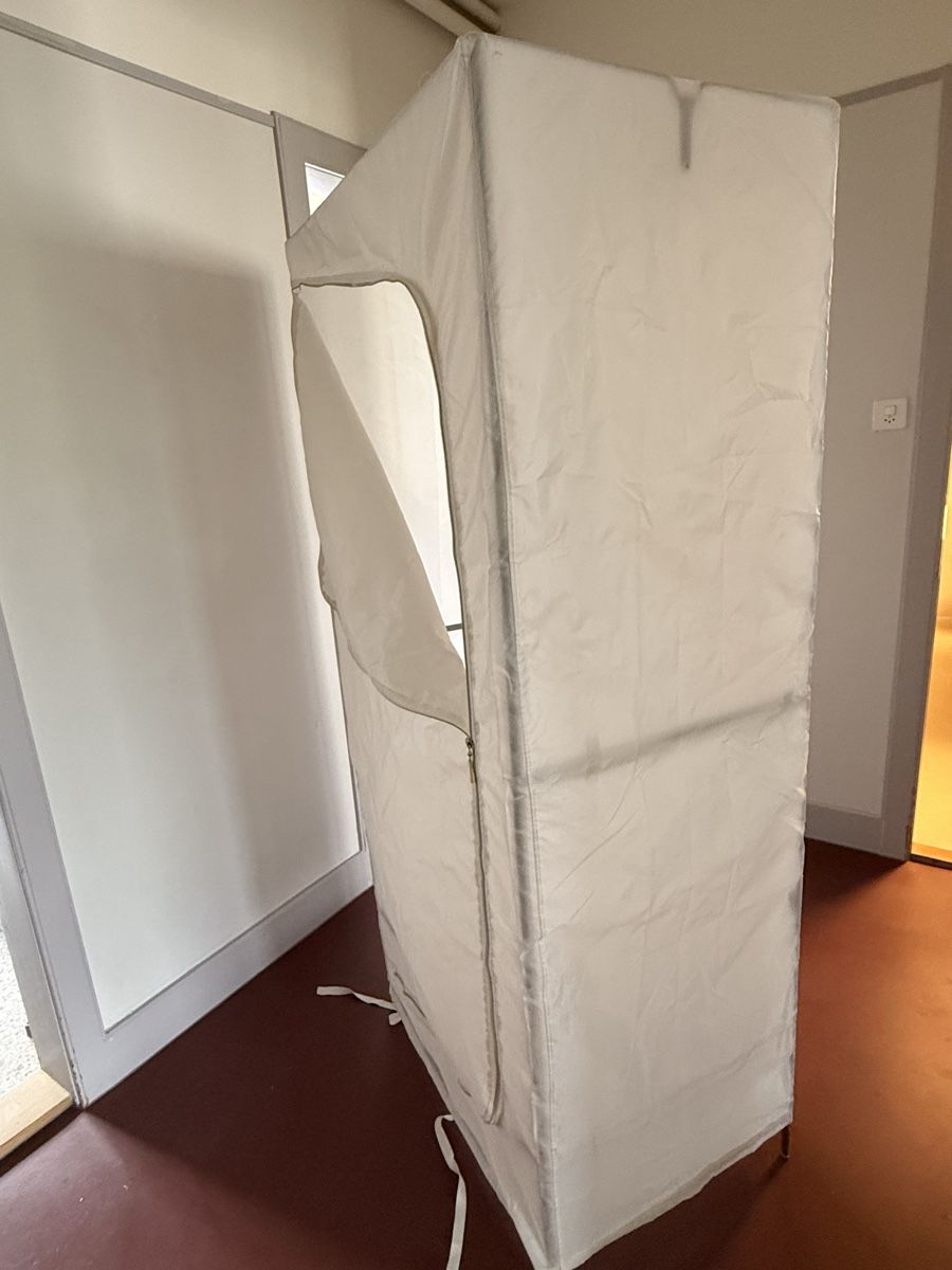 Armadi: Armoire solide et légère habits – Usato da Bern venduto da p_cams 1