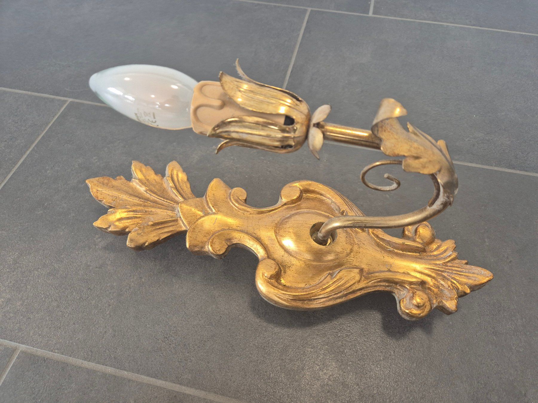 Lampen: Goldige Wandlampen, 2er Set, Barock Stil – Gebraucht aus Unterkulm von Pato1b 1