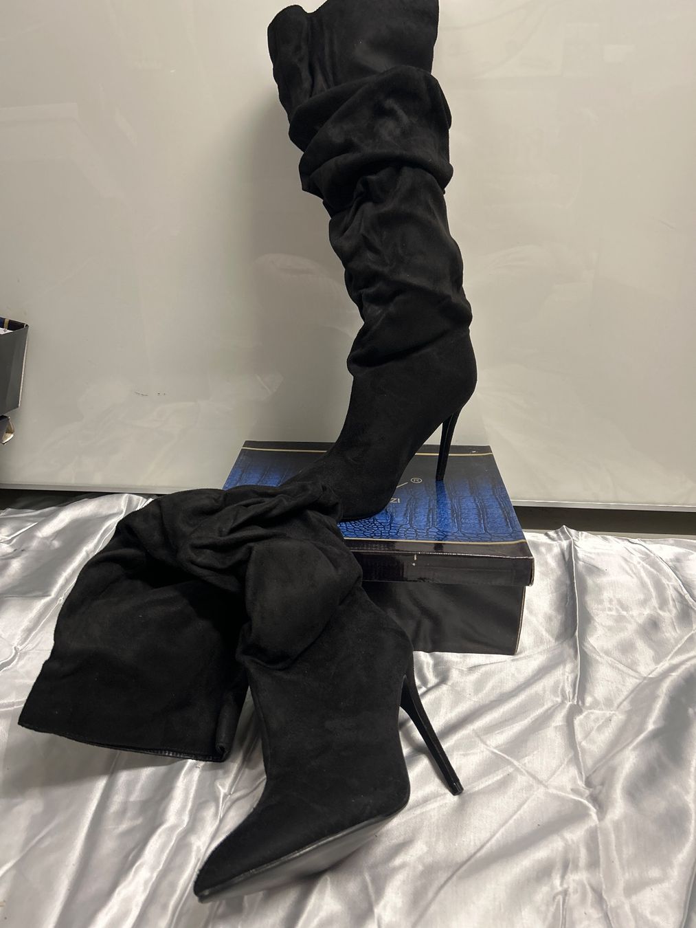 Scarpe da donna: Overknee Stiefel / Boots schwarz Gr 36 NEU – Nuovo e nell'imballaggio originale da Regensdorf venduto da Spyke55 2