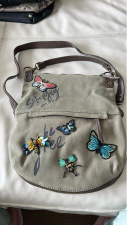 Stylische Khaki-Tasche mit bunten Applikationen für den Somm