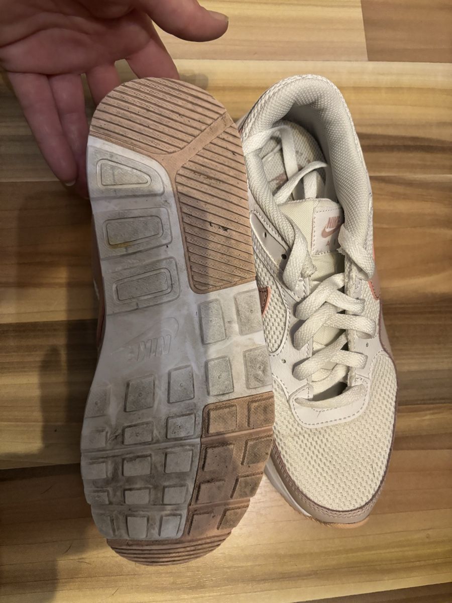 Nike Chaussures femmes: Nike Air Max Sneaker, Grösse 40 – D'occasion à Brittern par Mi-rot 2