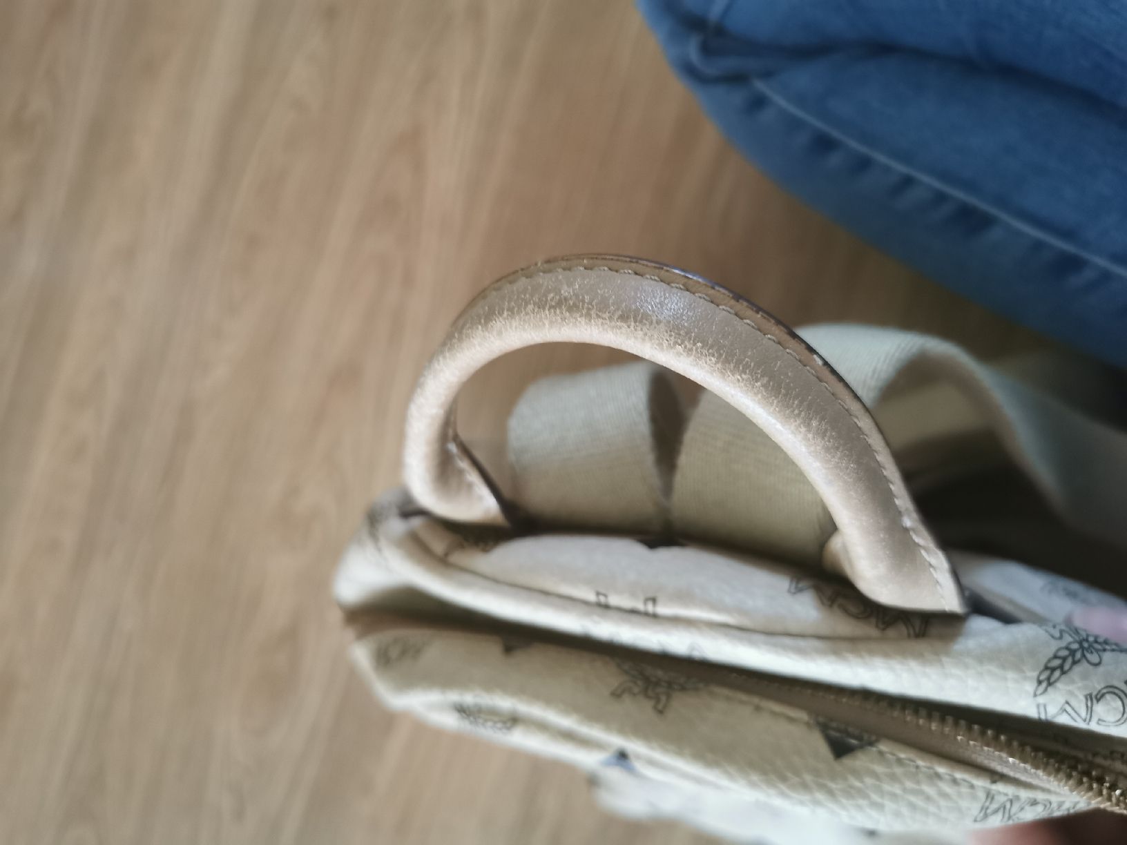 Mcm Rucksäcke: Stylischer MCM Rucksack klein beige – Gebraucht aus Cham von julayla 7