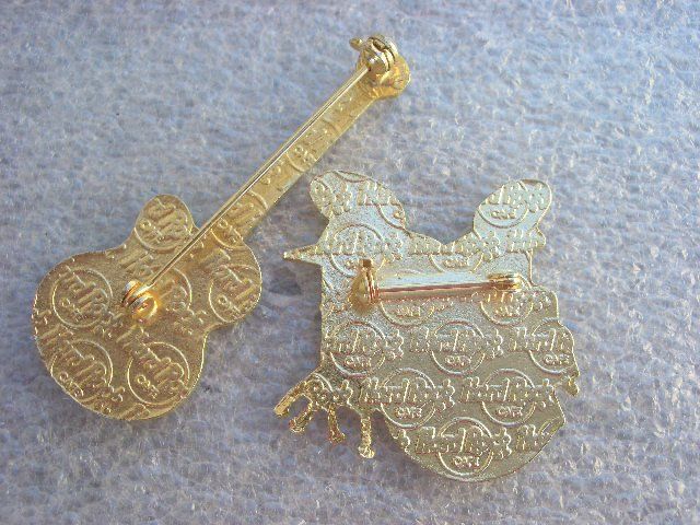 Hard Rock Cafe Placchette & Badge: 2 x HARD ROCK CAFE SINGAPORE – Usato da Thürnen venduto da Chluuri 1