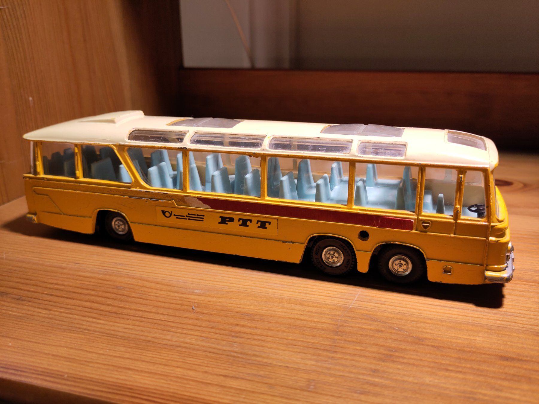 Dinky Toys Modellini d'auto: Modellauto Dinky Vega Major Luxury Coach Postauto – Usato da Bülach venduto da Tiefschlaflos 2