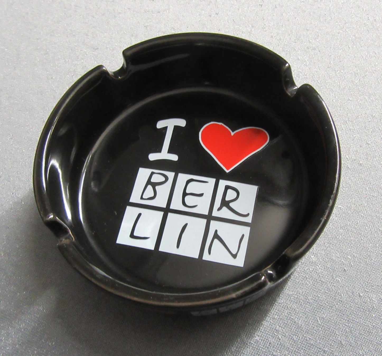 Portacenere: Aschenbecher - I Love Berlin - ab CHF 4.00 – Usato da Auenstein venduto da Padabimbim 2
