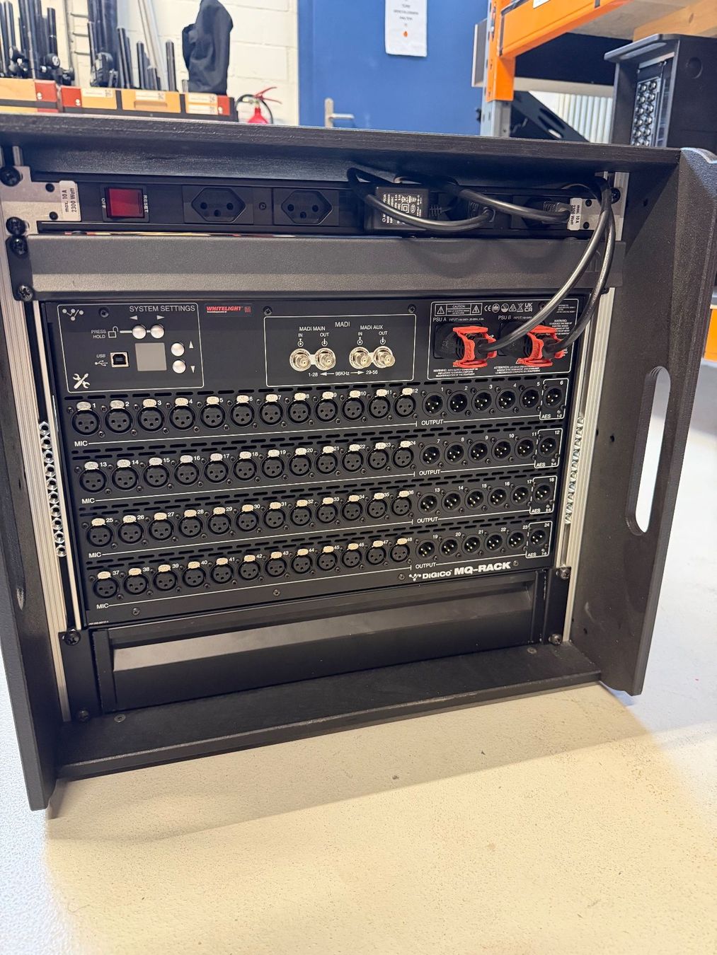Digico Platines de mixage: Digico Quantum Digital Mischpult inkl. Stagebox + Flipcase – D'occasion à Burgdorf par WHITELIGHT3400 7