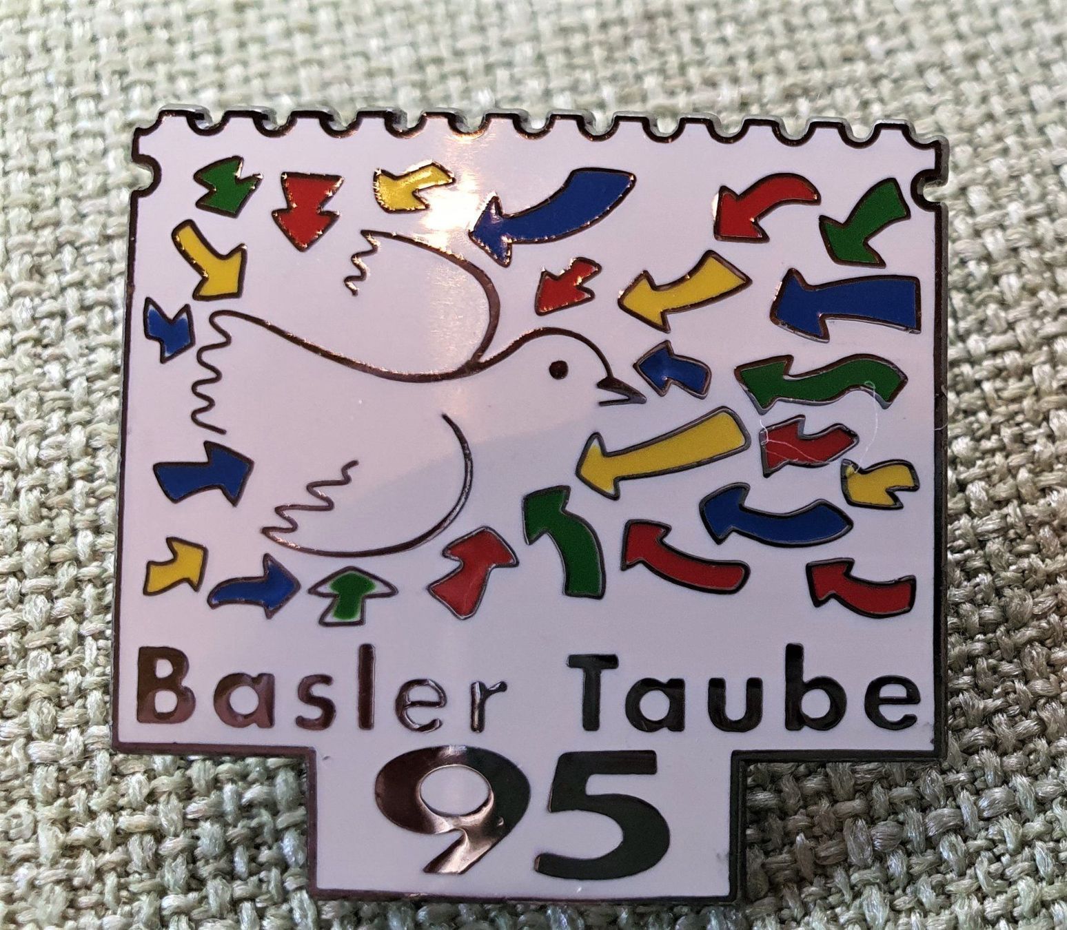 Alle Briefmarken: A391 - Pin Briefmarke Basler Taube 1995 – Gebraucht aus Reinach BL von Boston-Verkauf 1