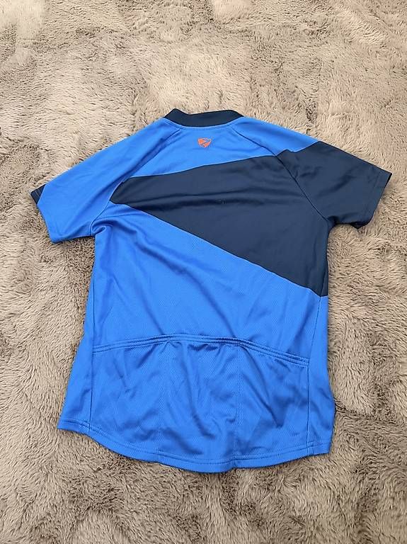 T-shirts: Veloshirt Ziener Gr. 140 – D'occasion à Bülach par Potinam 1