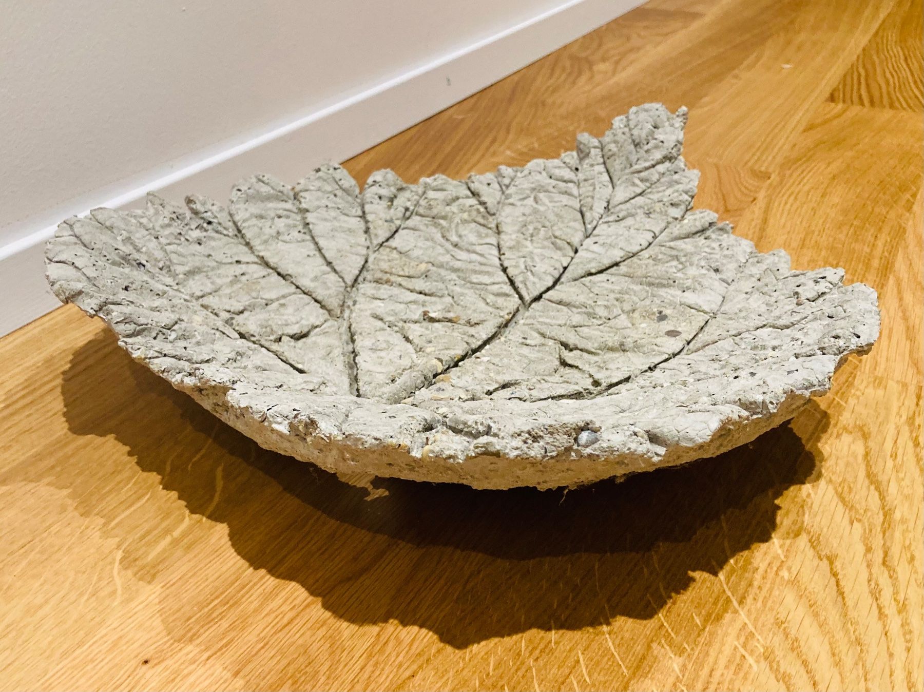 Alle Dekorationen: Dekoschale in Blattform aus Beton – Gebraucht aus Ostermundigen von Chuerbis 2