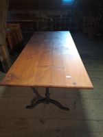 Tisch mit schweren Gussfüssen Kirschbaum 230x101cm