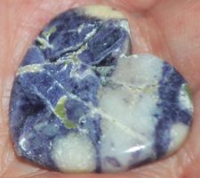 Cabochon L-857 – Fluorit Tiffany Opal Herz