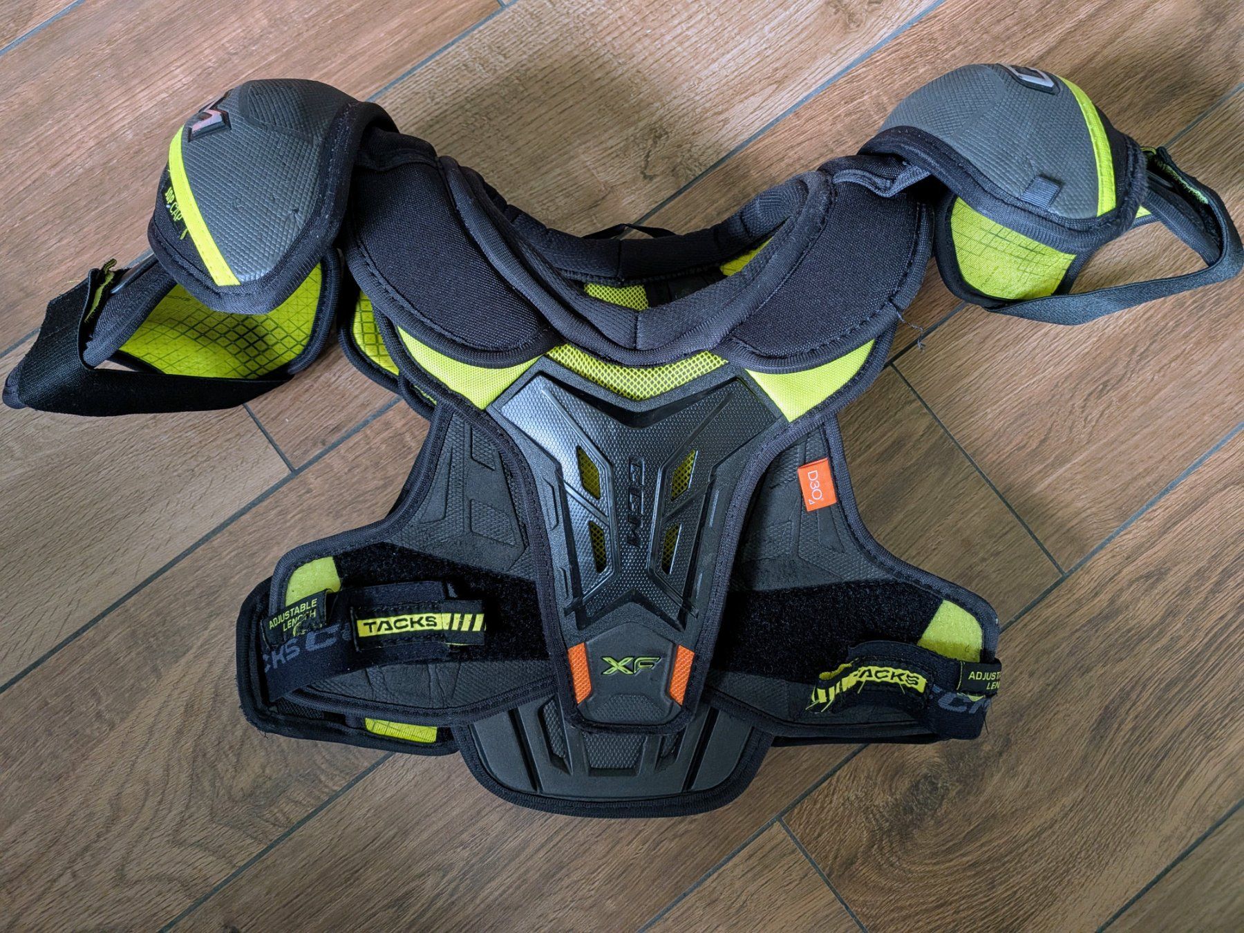 Ccm Protezioni & Imbottiture: CCM Tacks XF Brustpanzer Junior (S) – Usato da Wallisellen venduto da Abu1