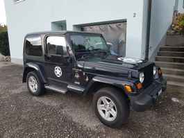 Jeep Wrangler 4.0 Sahara Edition