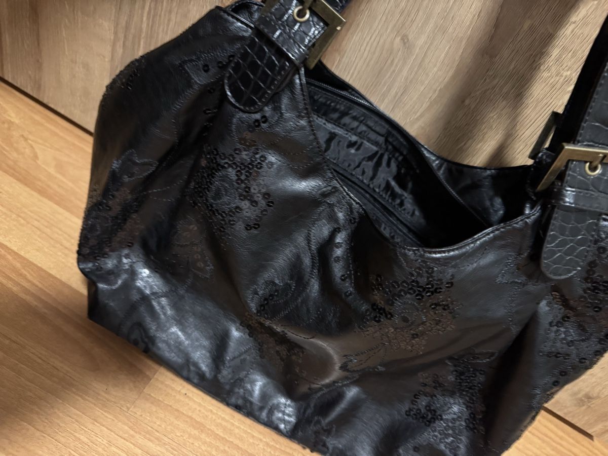 Sacs femmes: Sac à main noir en cuir véritable, parfait – D'occasion à Martigny par Mrtygn1 2