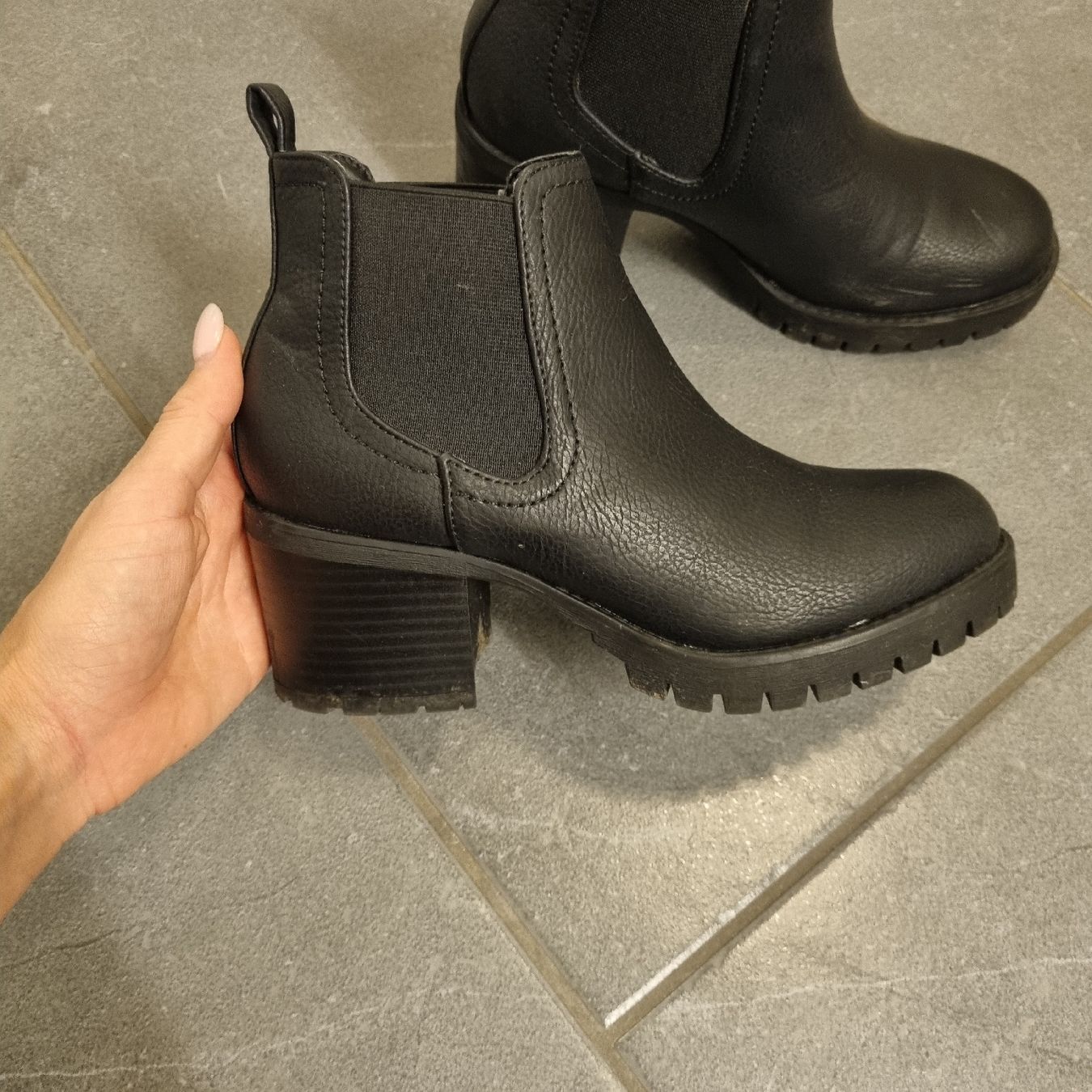 New Look Scarpe da donna: schwarze boots mit absatz gr 36 – Usato da Thayngen venduto da 123LeaT 2