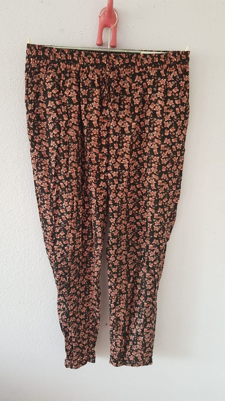 Zebra Pantaloni: Pantalon léger à fleurs ZEBRA, taille M – Nuovo (secondo la descrizione) da Versoix venduto da aline_b