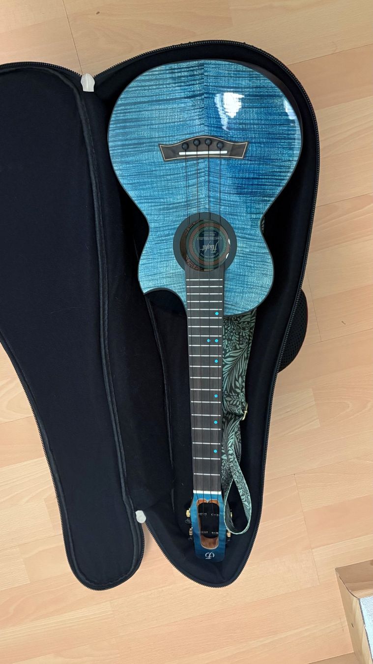 Strumenti musicali: Flight Comet Tenor Ukulele BL à vendre – Usato da Gimel venduto da luq_x8gc