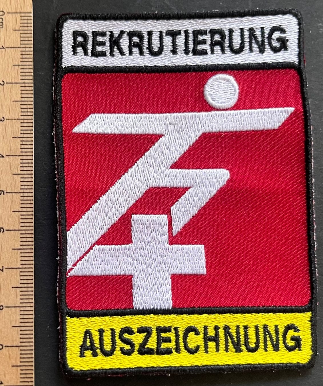 Armée suisse Insignes: Rekrutierung, Auszeichnung, Batch – D'occasion à Ostermundigen par DaxKarten-75