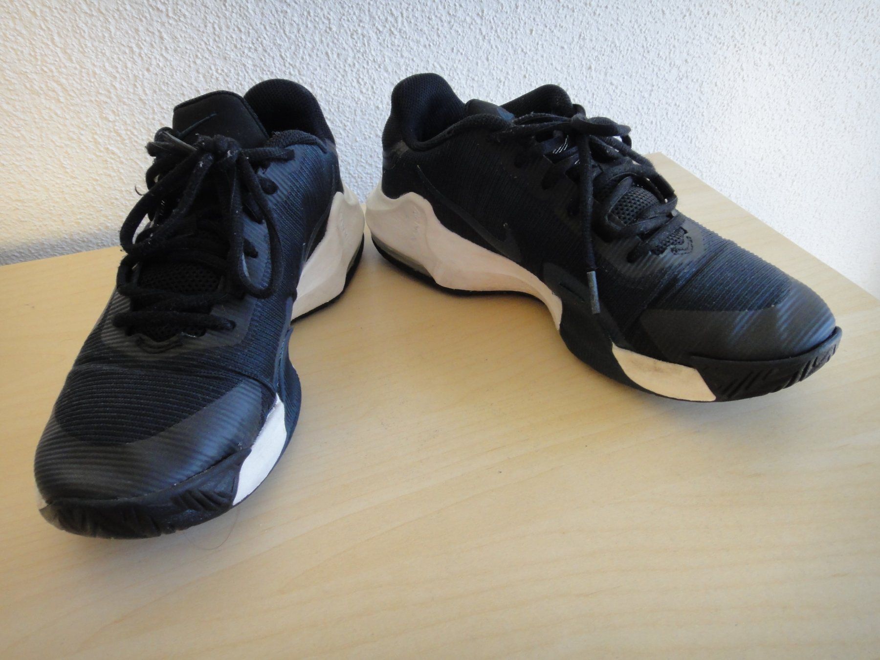 Nike Scarpe per ragazzi: Nike Air Max Sneaker Schuhe Turnschuhe Gr 40 Schwarz – Usato da Winterthur venduto da LemonTree5 1