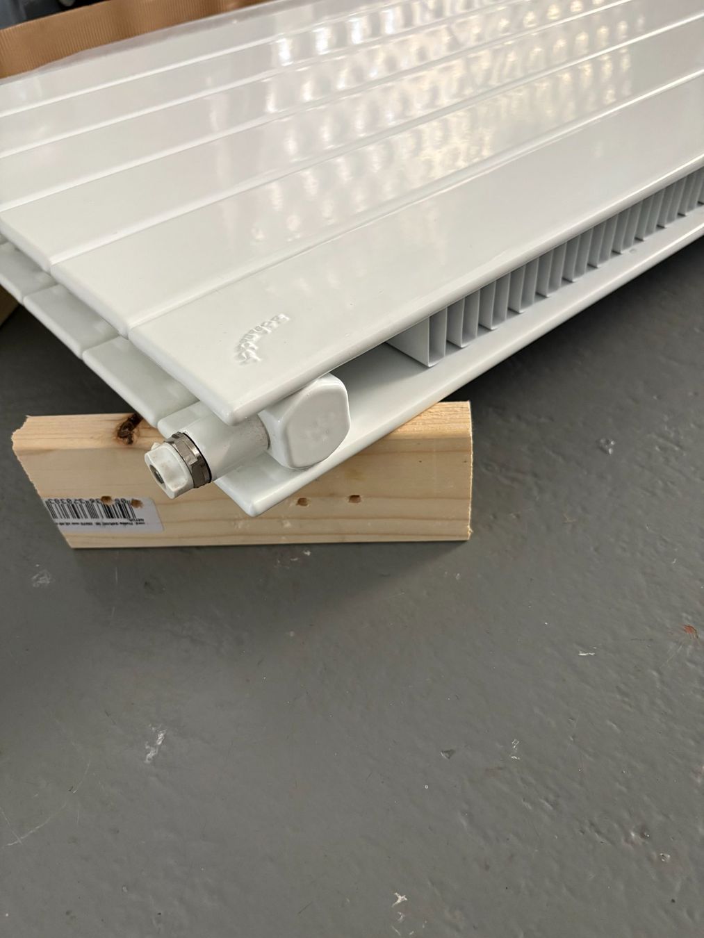 Zehnder Heizgeräte: Radiator Zehnder Nova – Gebraucht aus Rupperswil von Twass 3