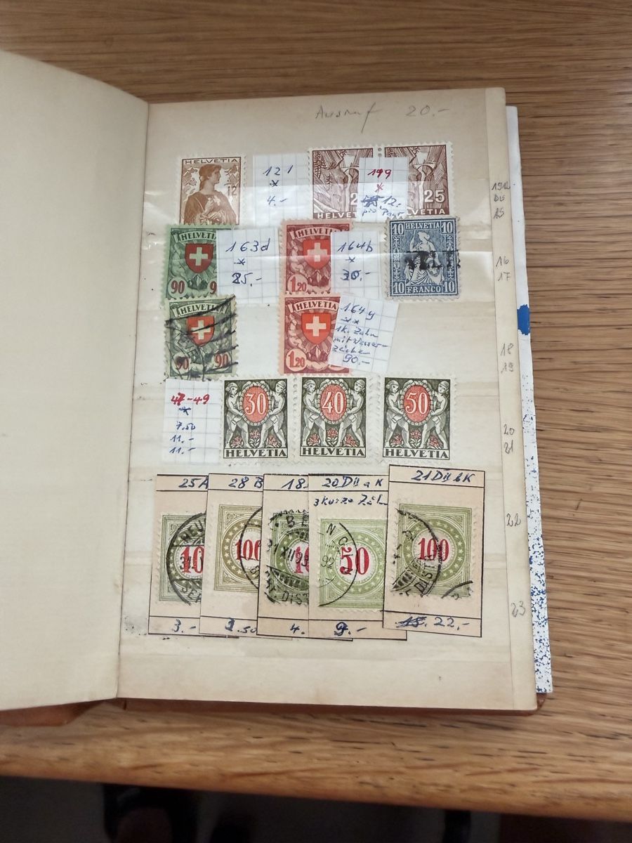 Tutti i francobolli: Kleines Album Schweizer Briefmarken  – Usato da Murgenthal venduto da Tina_4055 1