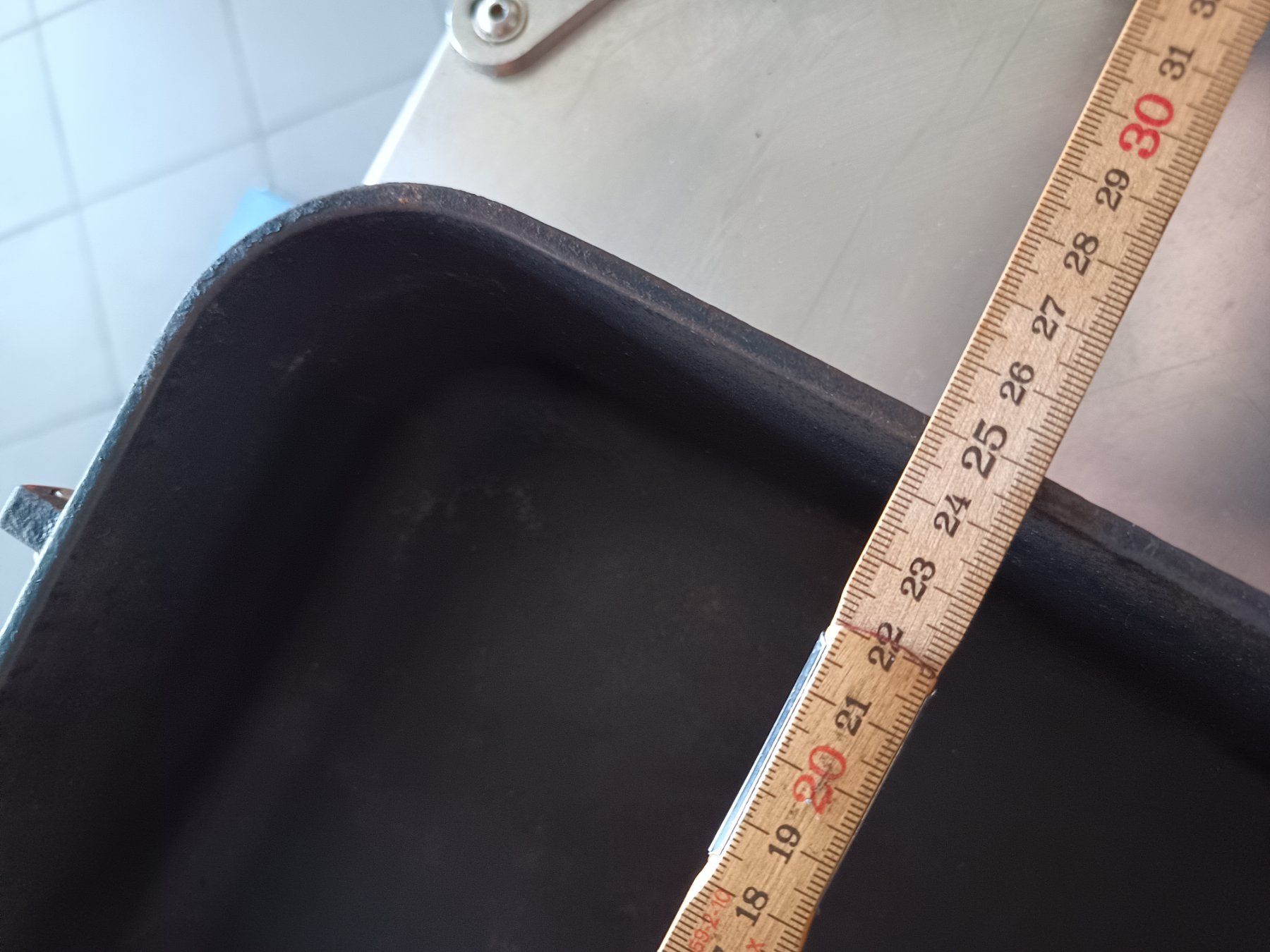 Von Roll Töpfe: Von Roll Gusseisentopf Bräter – Gebraucht aus Oberegg von 19franzi94 9