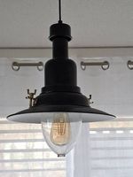 Deckenlampe aus Metall mit Leuchtmittel