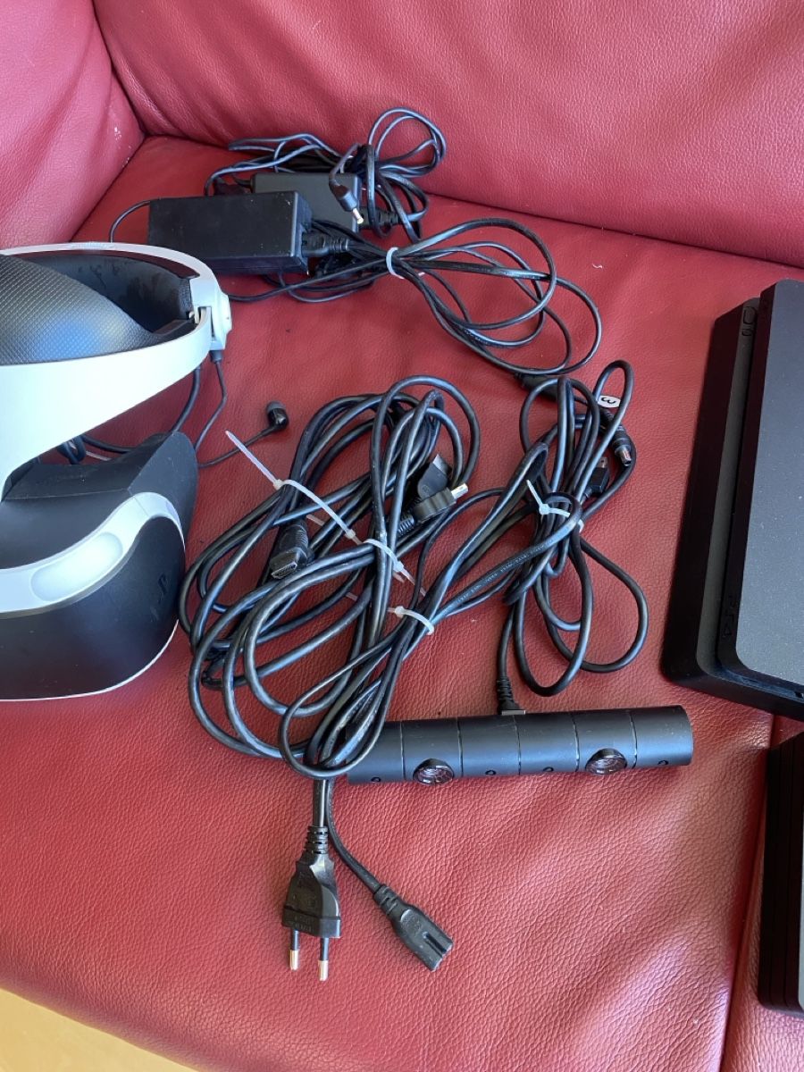 Sony Konsolen: PlayStation 4 Set mit PSVR – Gebraucht aus Mauren von Rema3005 3