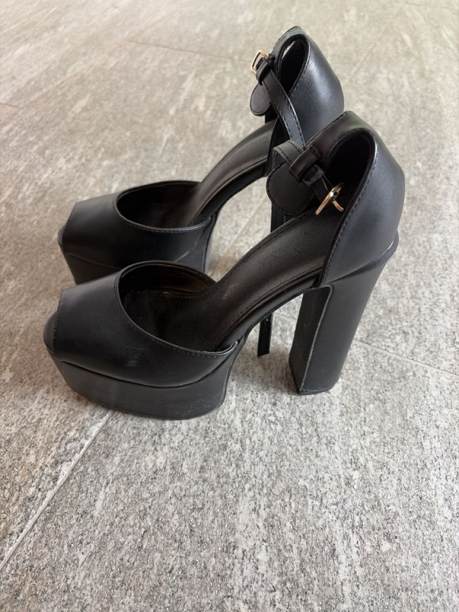 Chaussures femmes: Tacco nero - 38  – D'occasion à Davesco-Soragno par Chichijango 1