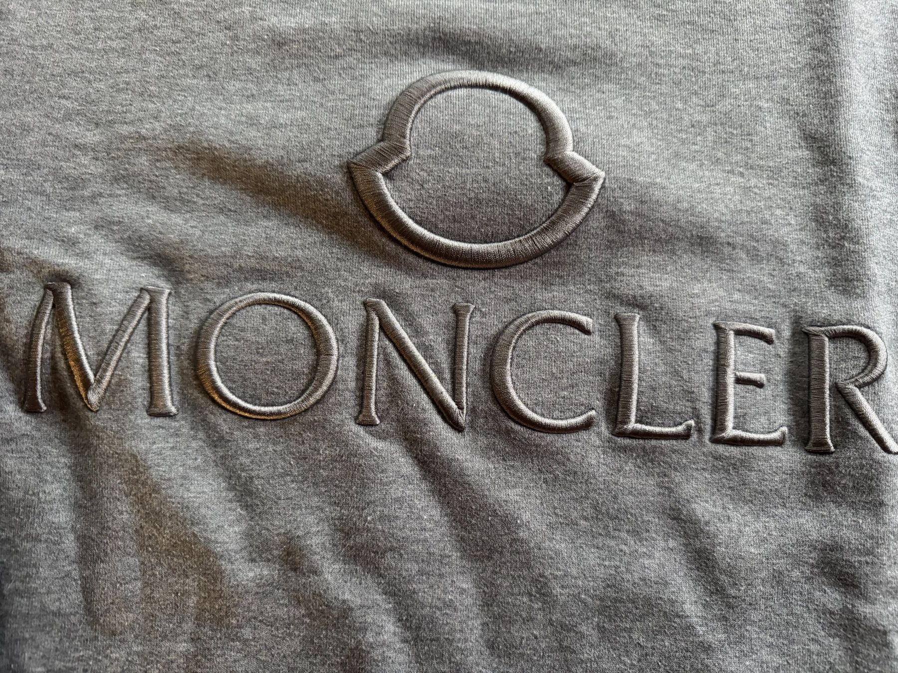 Moncler Maglioni & Felpe: Moncler Sweatshirt - Size M - Excellent Condition – Usato da Oeschseite venduto da -Luxury-On-Line- 2