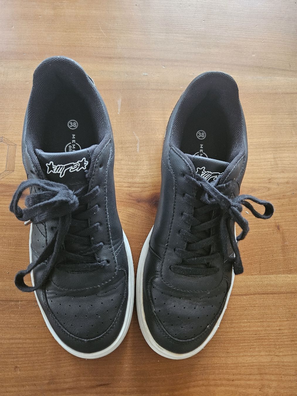 Scarpe da uomo: Memphis One, Sneaker schwarz, Grösse 38 – Usato da Niederweningen venduto da FlowerNZL