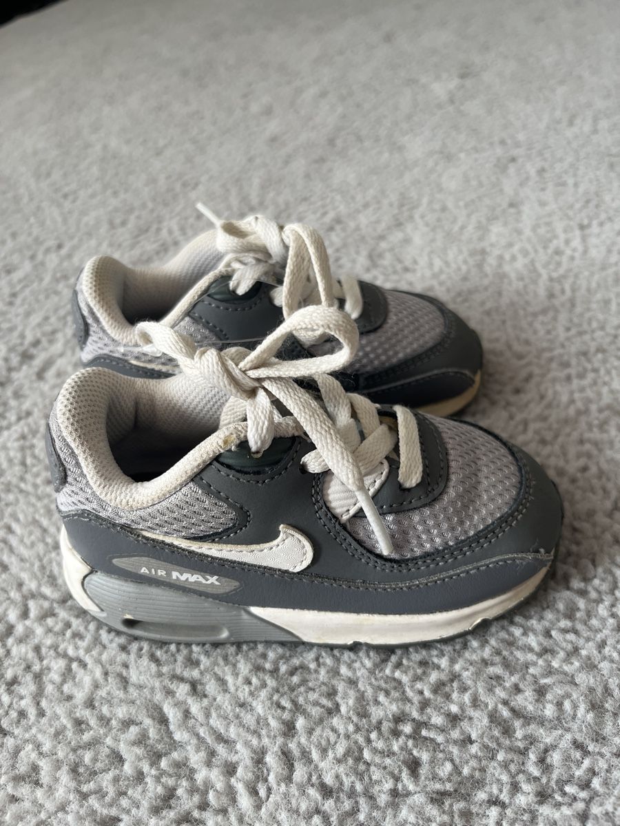 Scarpe per ragazzi: Airmax Sneaker, fast neu, Grösse 22 – Nuovo (secondo la descrizione) da Wiesendangen venduto da s_n_fcg8