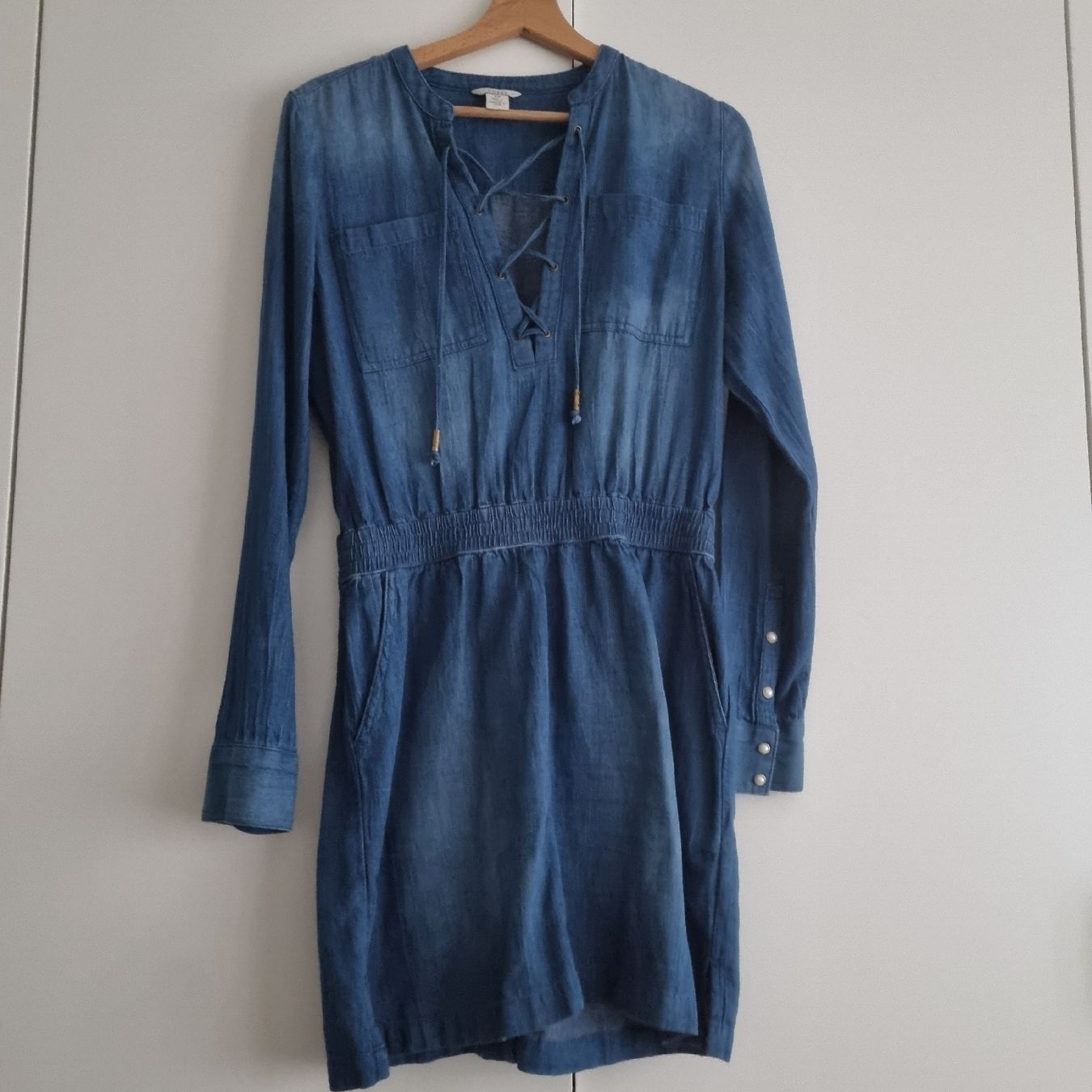 Guess Kleider: Kleider Guess – Neu (gemäss Beschreibung) aus Gossau SG von sar_7vt5