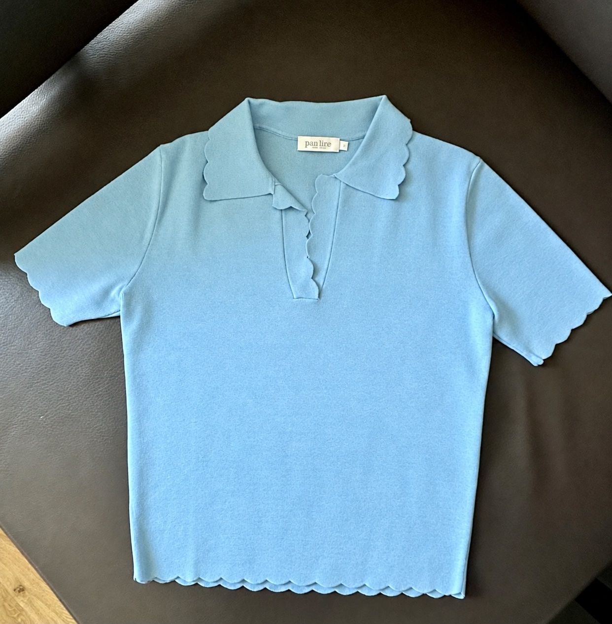 T-shirts: Hellblaues Strickshirt mit Wellenkanten – D'occasion à Zug par ale_8khf 1