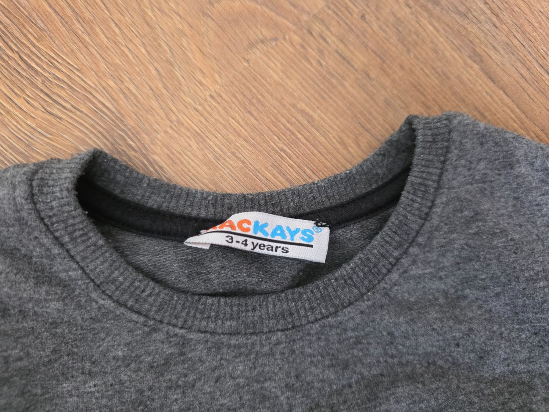 Maglioni & Felpe: dünner Pullover grau Gr. 98/104 – Usato da Nebikon venduto da Japostyle 3