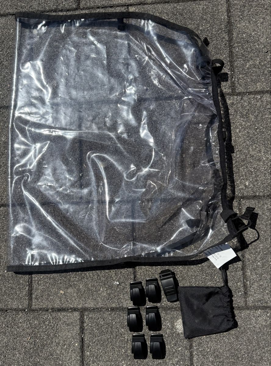 Thule Rimorchi: Kinderanhänger Thule Chariot Cab 2, Zweisitzer – Usato da Ersigen venduto da Casasu 5