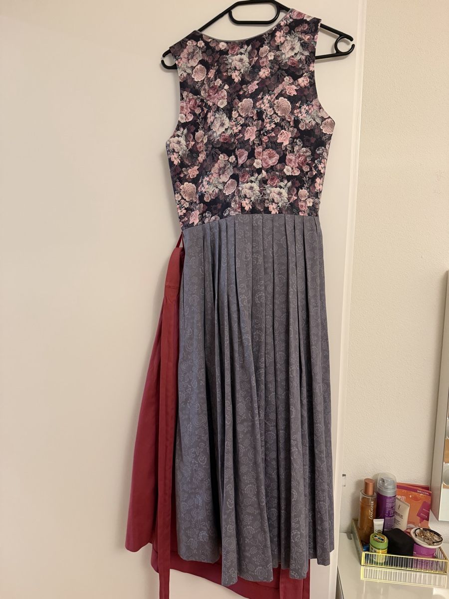 Costumes: Dirndl Grösse 36 – Neuf (Voir description) à Aarau par Daniella97 3