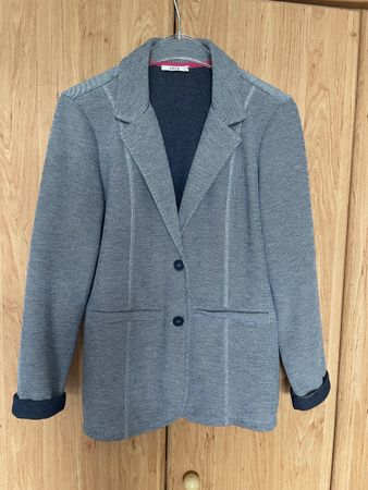 Cecil Blazer, Gr. M
