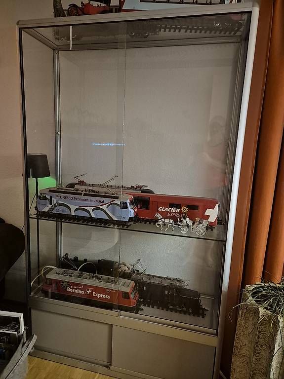 Vetrine: Glas-Aluminium Vitrine – Usato da Chur venduto da marilandroland59 2