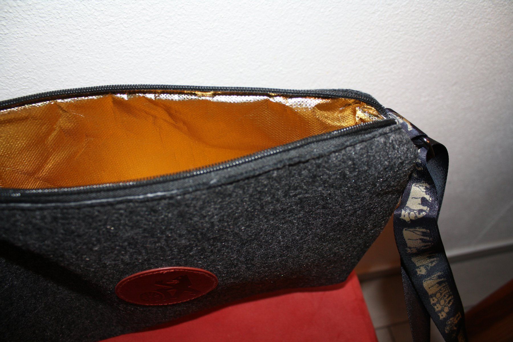 Borse: Schultertasche mit Kühlfunktion – Nuovo (secondo la descrizione) da Buchrain venduto da Donatello4 4