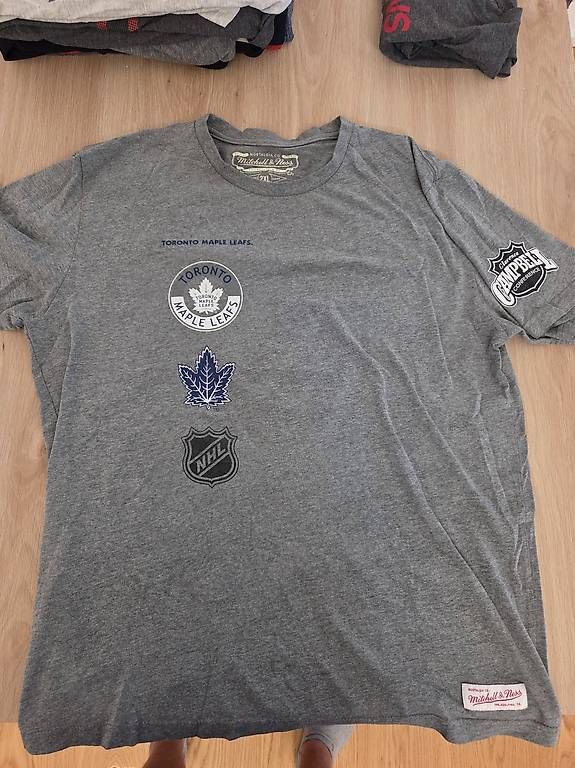 Camicie, T-shirt & Polo: T-shirt NHL  – Usato da Tramelan venduto da mic_5lzm