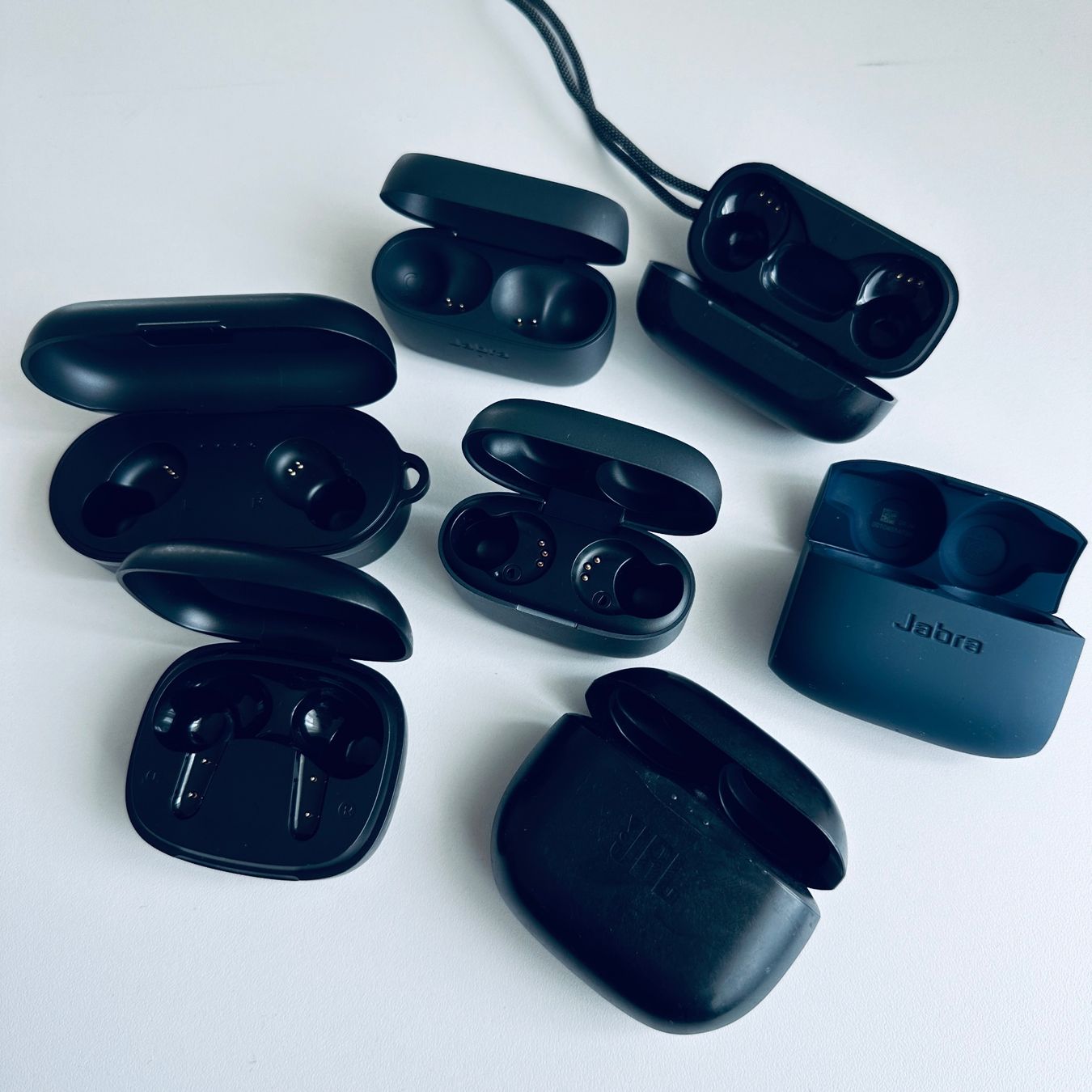 Caricabatterie: Ladecase 7stk. Diverse Marken für Bluetooth Kopfhörer – Usato da Basel venduto da MY.AIRPODS.SHOP 2