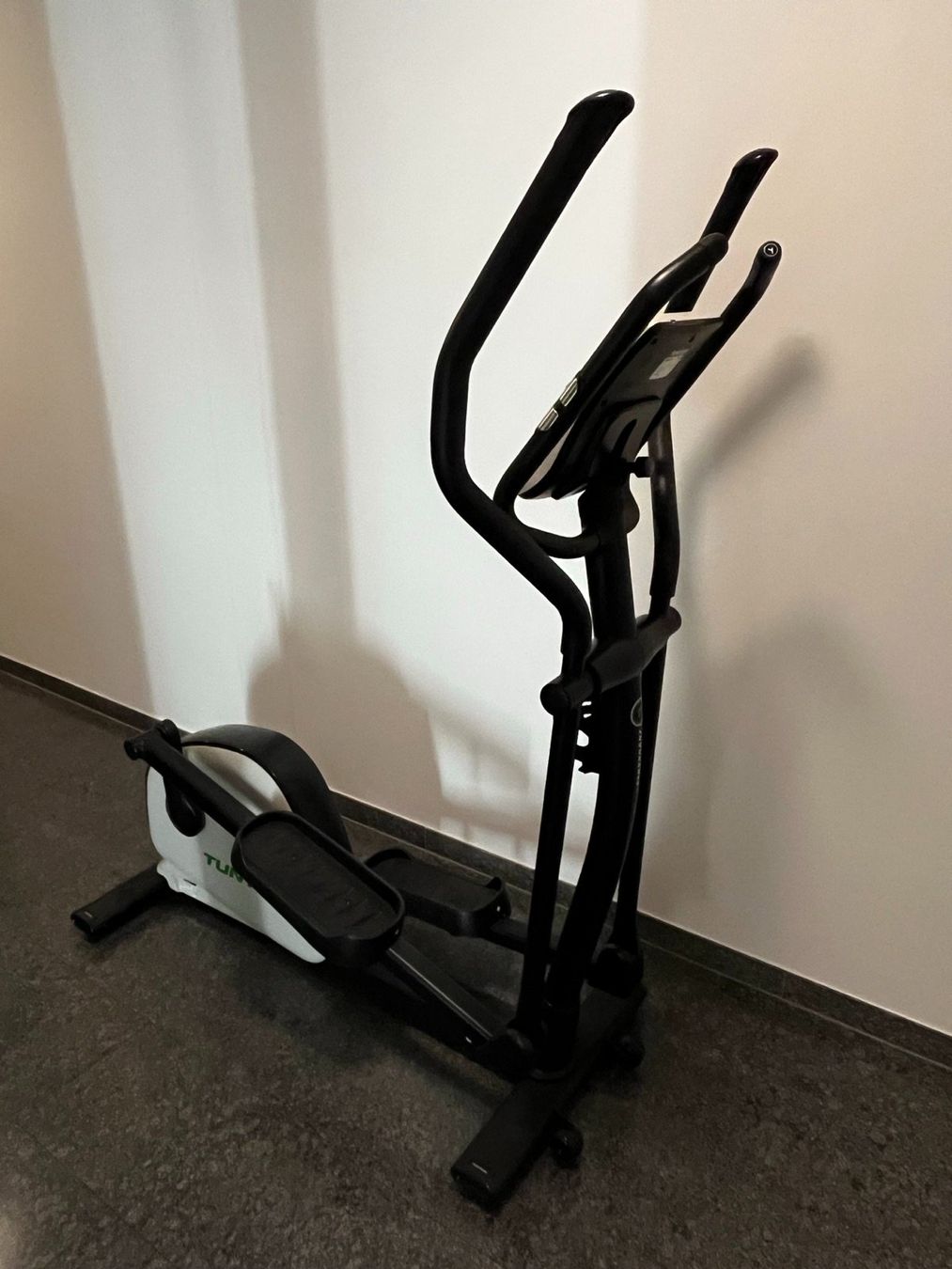 Tunturi Hometrainer: Selten benutzter Tunturi Crosstrainer C80 – Gebraucht aus Küsnacht ZH von myr_q5mc 1