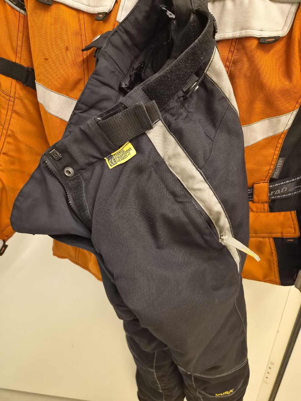 Lotti di vestiti: Motorad jack und Hose polo – Usato da Riehen venduto da mbahn 3