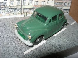 Morris Minor Saloon ° Corgi 1:43
