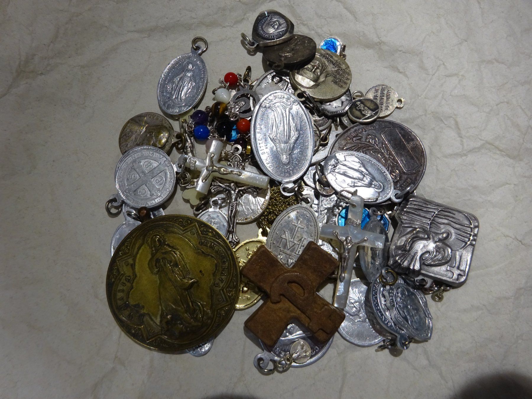 Altri gioielli: Religiöse Devotionalien / Pilger  Sammlung – Usato da Esslingen venduto da eintagammeer 2