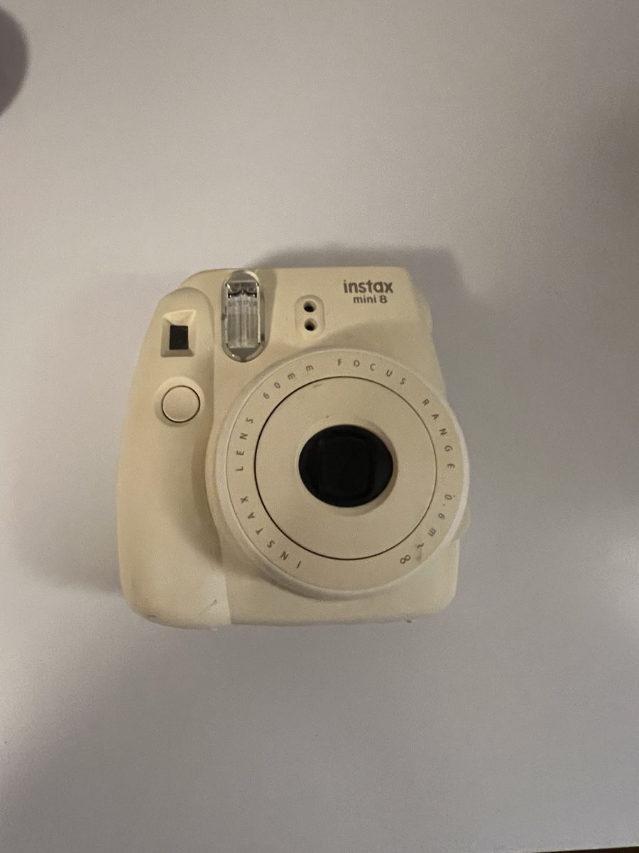 Fujifilm Fotocamera: Fujifilm Instax Mini 8 Camera Cream Used – Usato da Zürich venduto da vik_isi