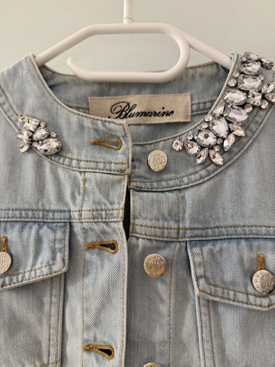 Lotti di vestiti: Blumarine denim set: jeans and jacket – Usato da Paradiso venduto da apf_mh9c 9